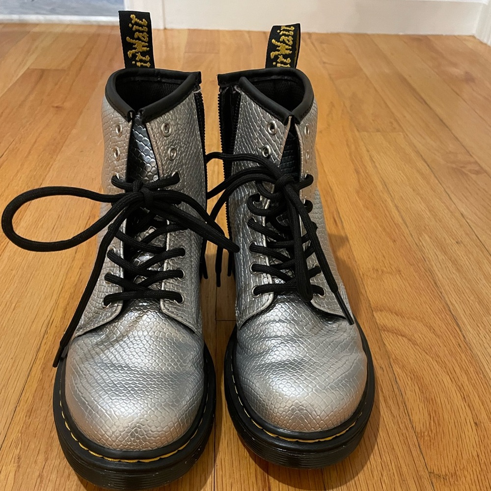 Dr. Martens JUNIOR 1460 SOFTY T LEATHER LACE UP BOOTS